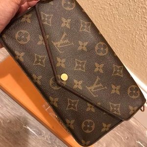 Felicie Monogram Pochette
